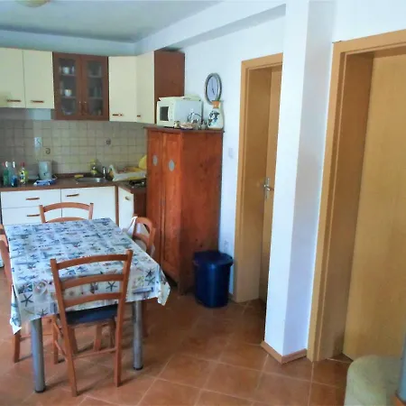 Apartment Kamilija Maslinica